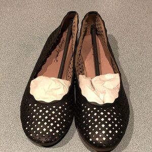 Easy Spirit Black Perforated Women's Flats